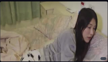 国产剧情-老公去美国出差 性感漂亮老婆耐不住寂寞叫情人来家里猛干给老公戴顶大绿帽-绿奴性癖